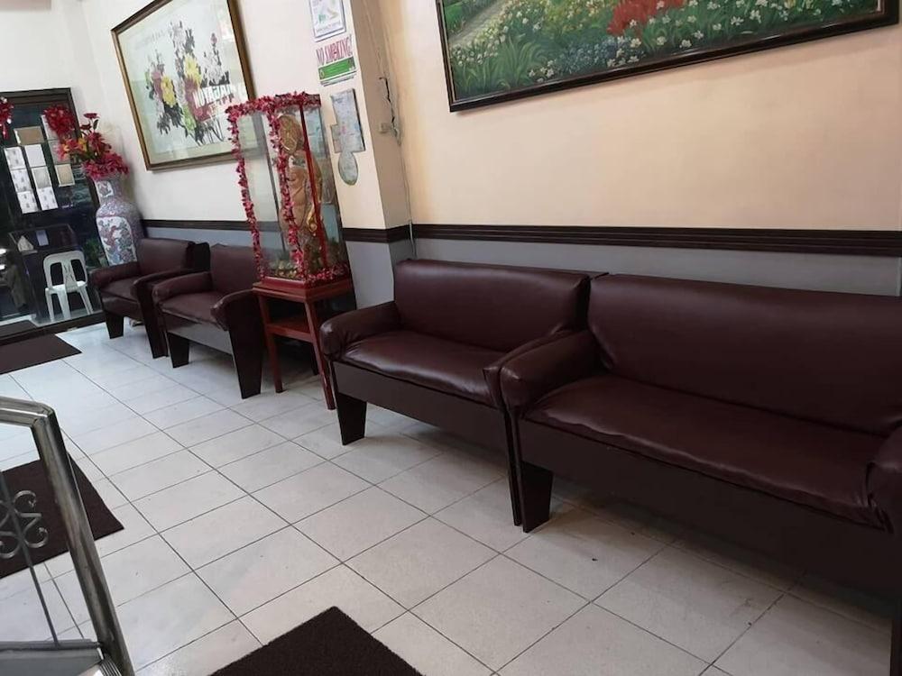 Magayon Hotel Legazpi Dış mekan fotoğraf